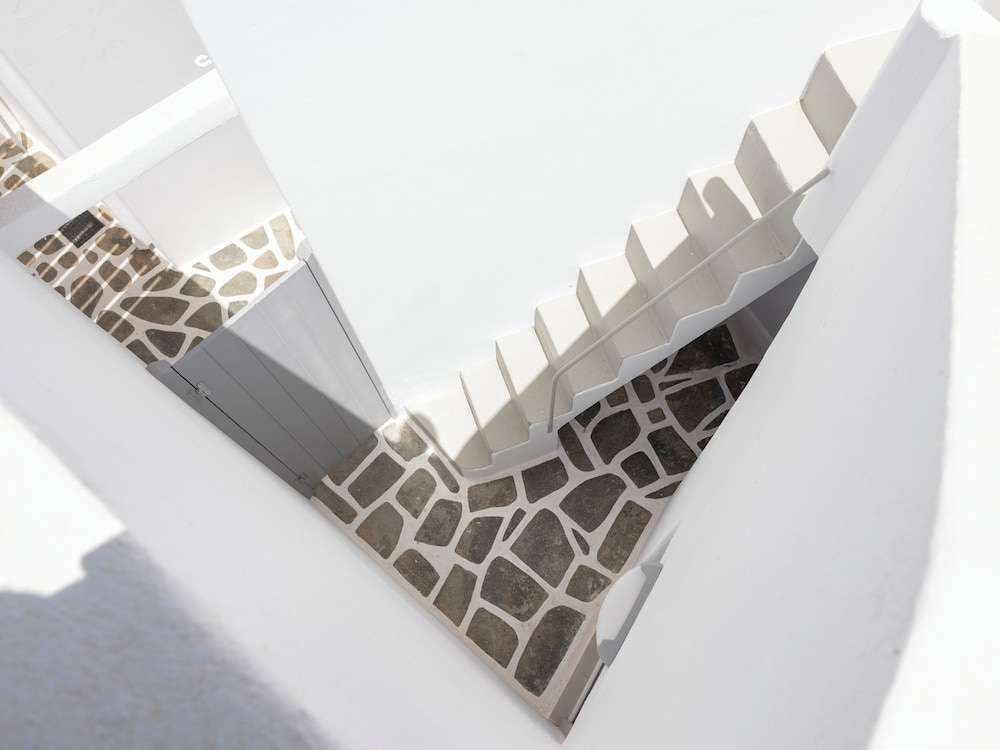 M&M Paros Studio