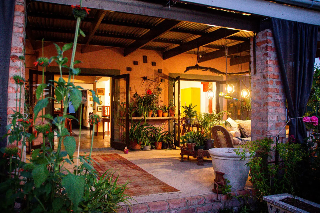 Ebonymoon Guest House