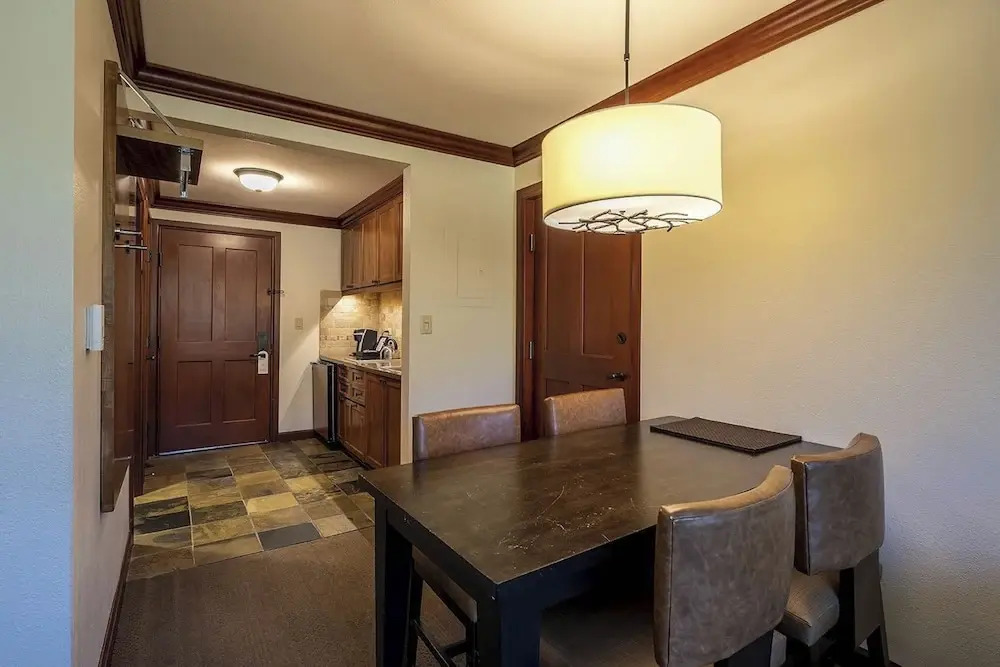 1BR Suite w/ Fireplace, Resort Pools, Spa & Gym