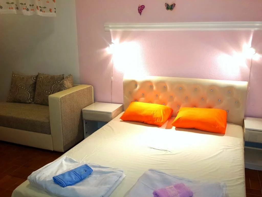 Prag Apartments & Rooms