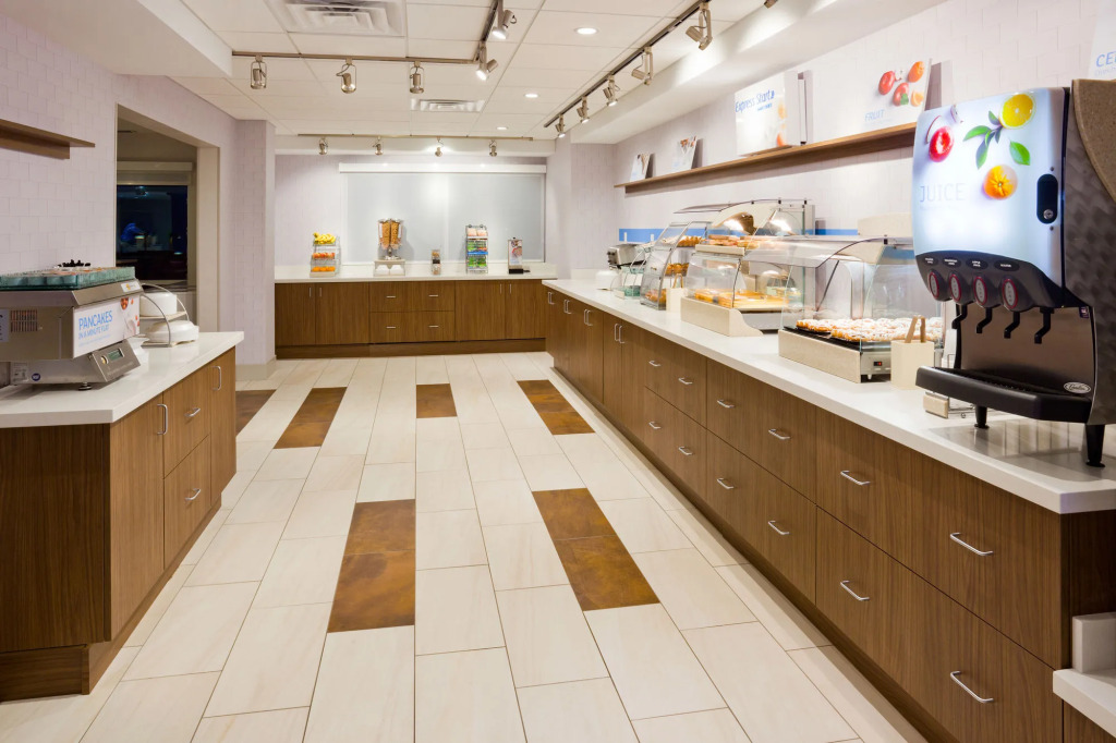 Holiday Inn Express and Suites Des Moines Downtown by IHG