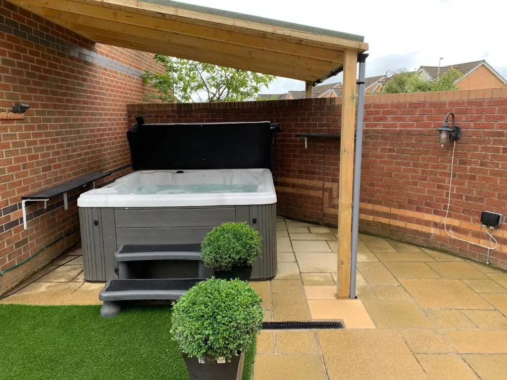 Romantic Break for 2 with Hot Tub