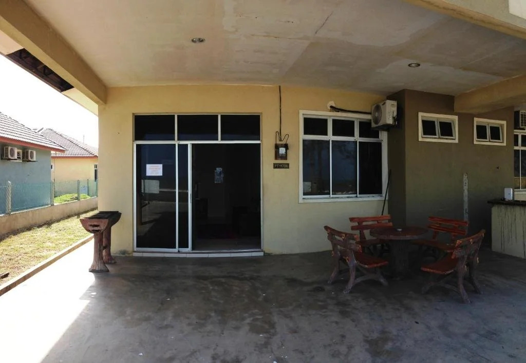 Semarak Beach Inn