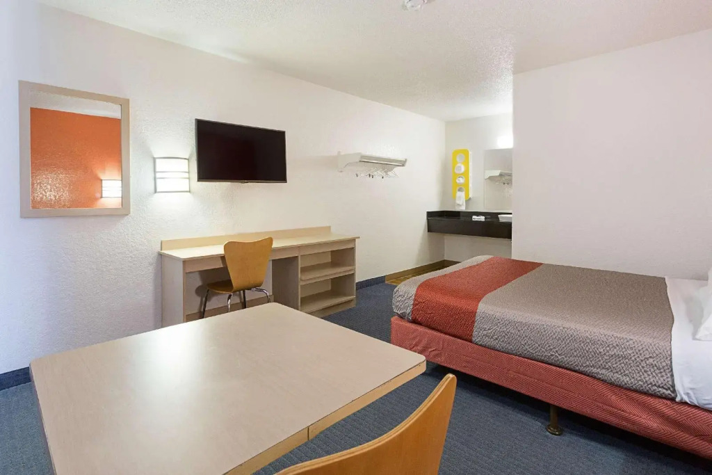 Motel 6 Baton Rouge Southeast