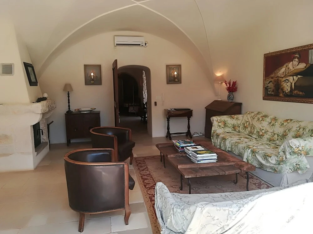 Beautiful Masseria Inside the Country and Near the sea