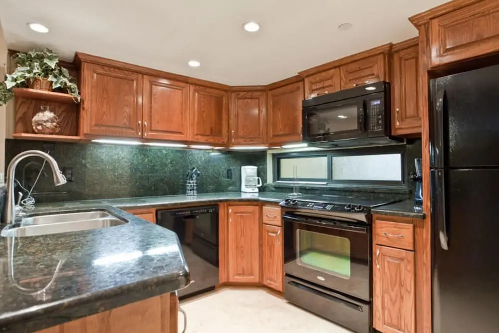 Saida Royale Condominium 9017