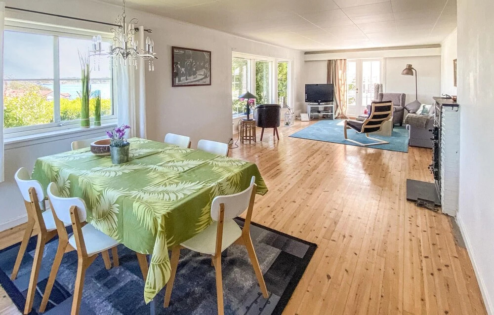 Awesome Home in Grimstad With Wifi and 4 Bedrooms