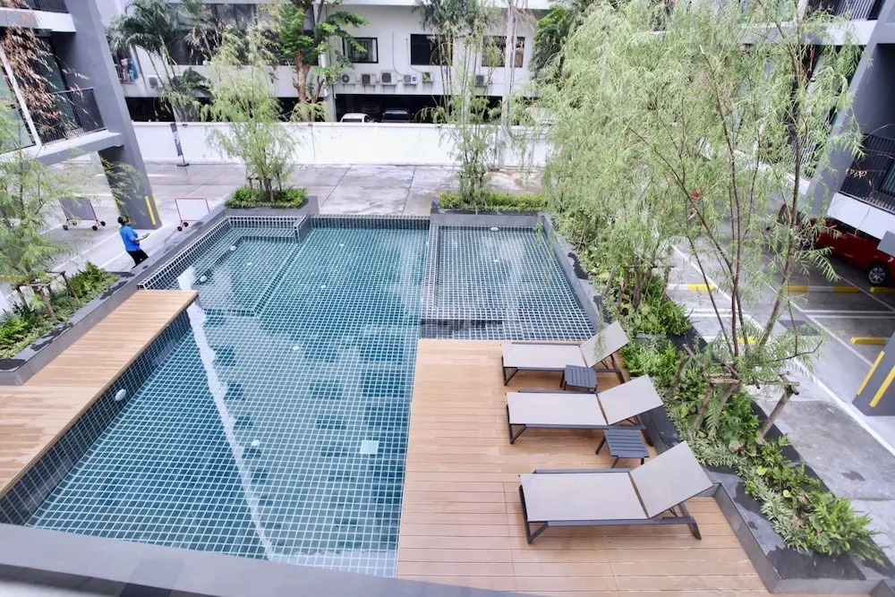 Comfy Condo On Nut