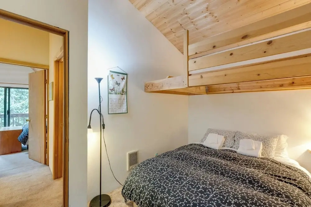 A 3 Story, 3 Bedroom Traditional Rustic Ski and Hiking Chalet