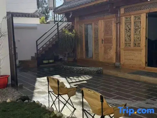 Qiuyan Homestay (Dali Erhai Lake Most Beautiful One Kilometer)
