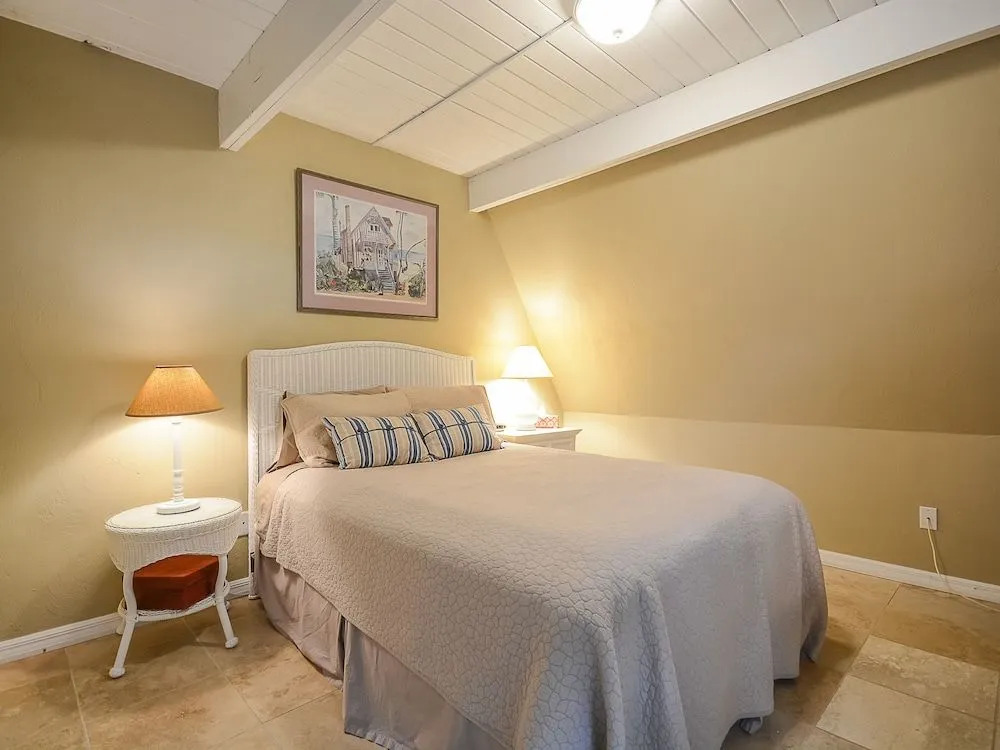 7107S - Serene and spectacular! by RedAwning