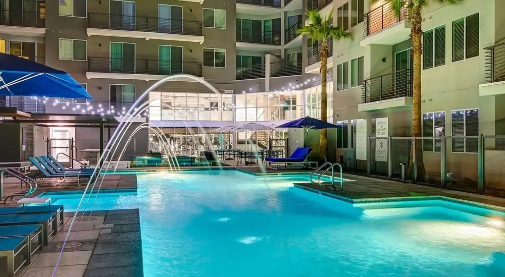 Landing Stylish 1BD Gym Clubhouse