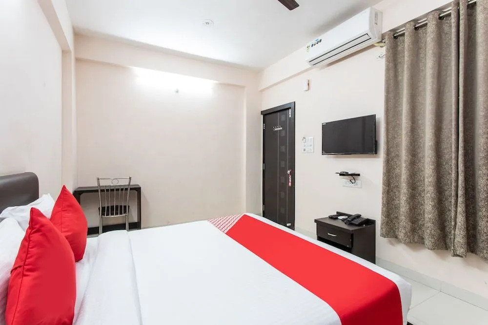 OYO 27654 Hotel Grand Valley