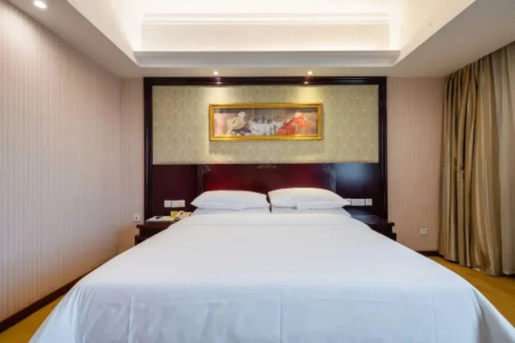 Vienna Hotel (Suzhou Zhouzhuang Luzhi Ancient Town)