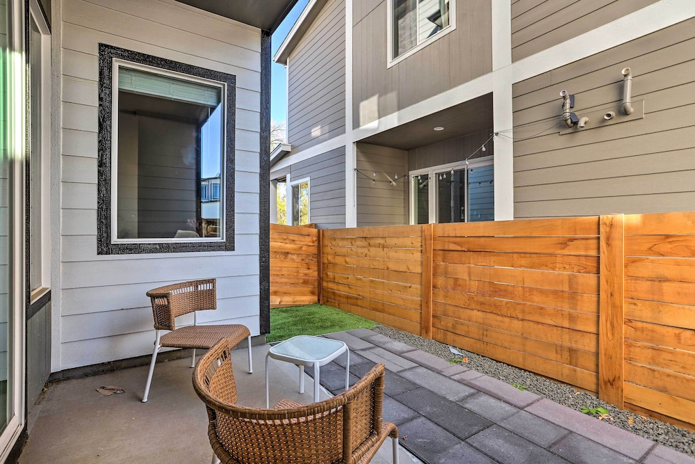 Cozy Abode w/ Patio ~ 7 Mi to Dtwn Denver