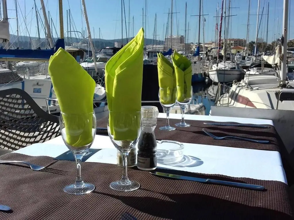Appartement Le Lavandou, 2 pièces, 4 personnes - FR-1-251-345