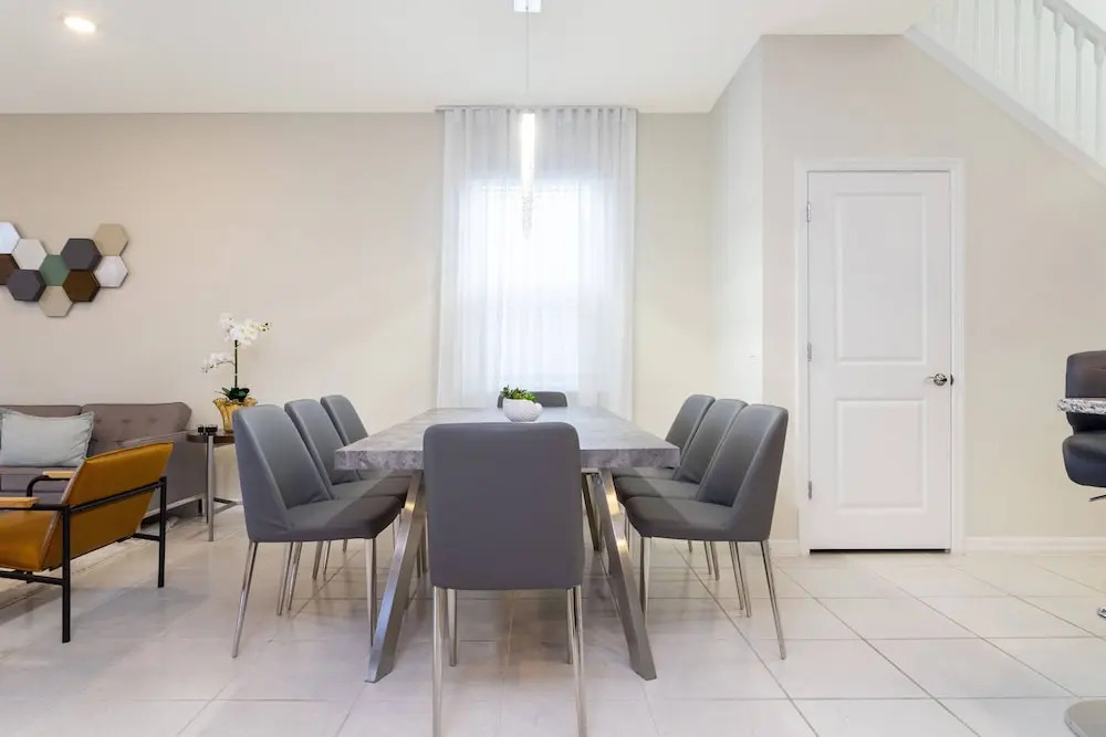 Beautiful 6 Bedroom Home w/ Private Pool and Spa at Windsor Island