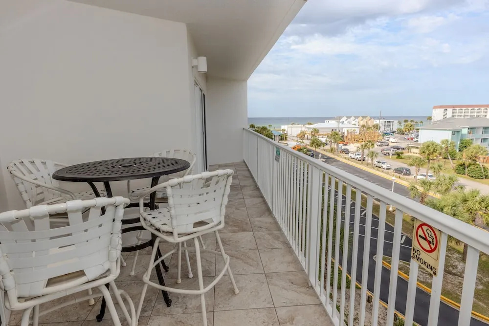 Seacrest 515b 2 Bedroom Condo by RedAwning