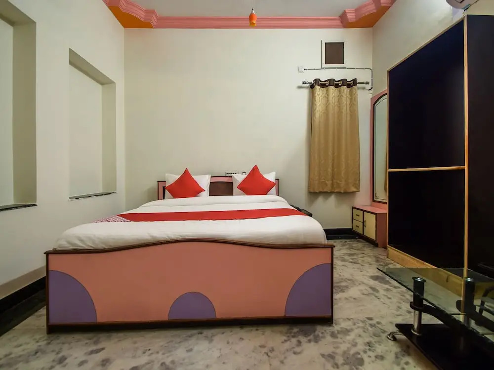 OYO 19937 Hotel Rajkamal International