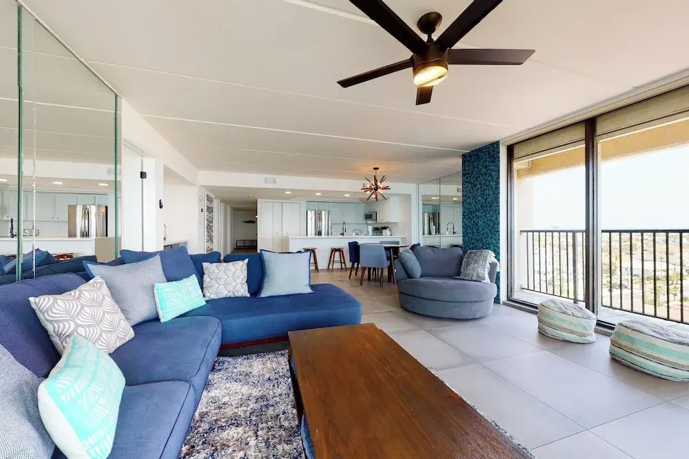 3BR w/ Wraparound Balcony: Suntide III - Unit 901