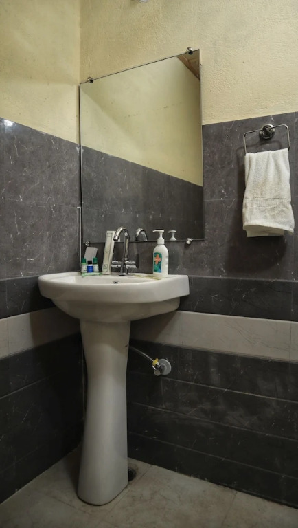 Beyond Stay Ananhyam Resort Sattal