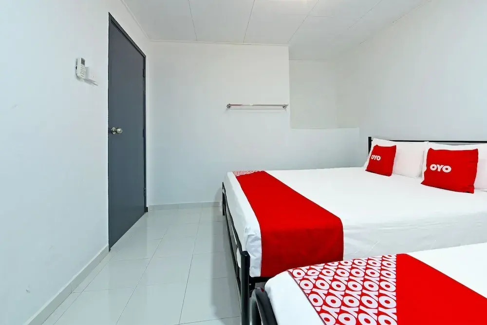 OYO 90493 JL Homestay