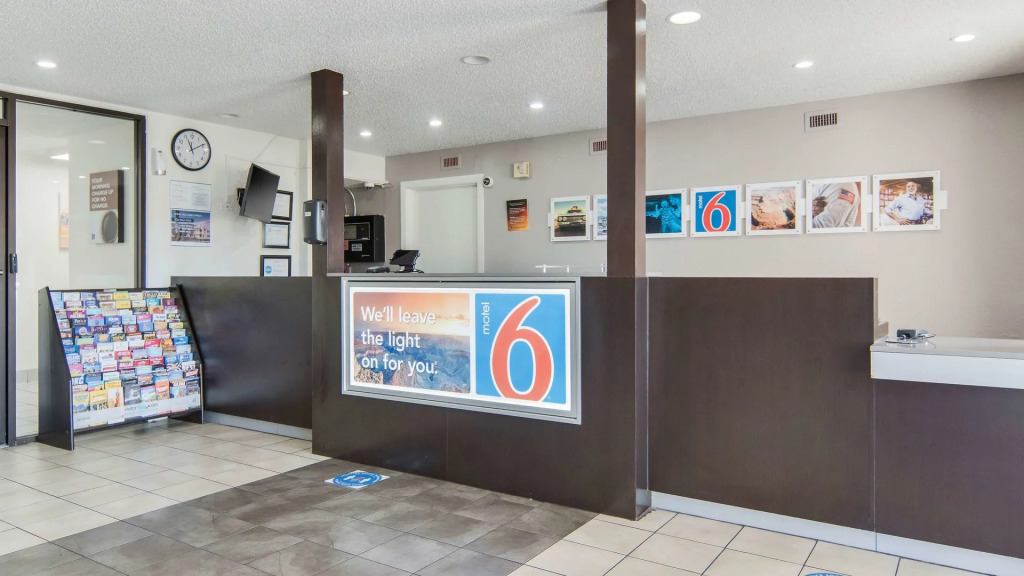 Motel 6-Addison, TX - Dallas