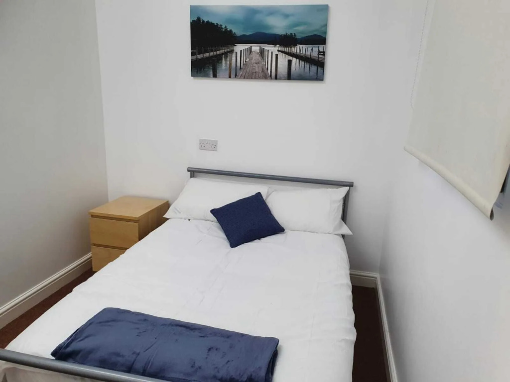 Sangha Hall - Private Ensuite Rooms with Shared Kitchen