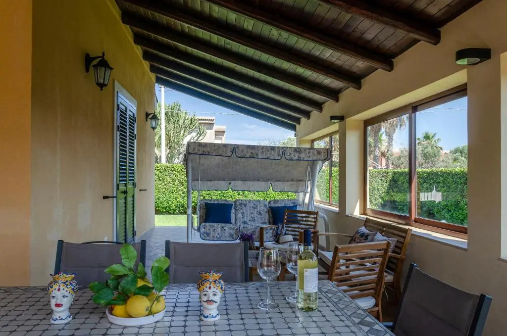 Villa la Tonnara CaseSicule, Private Villa far 50m from the Sand Beach