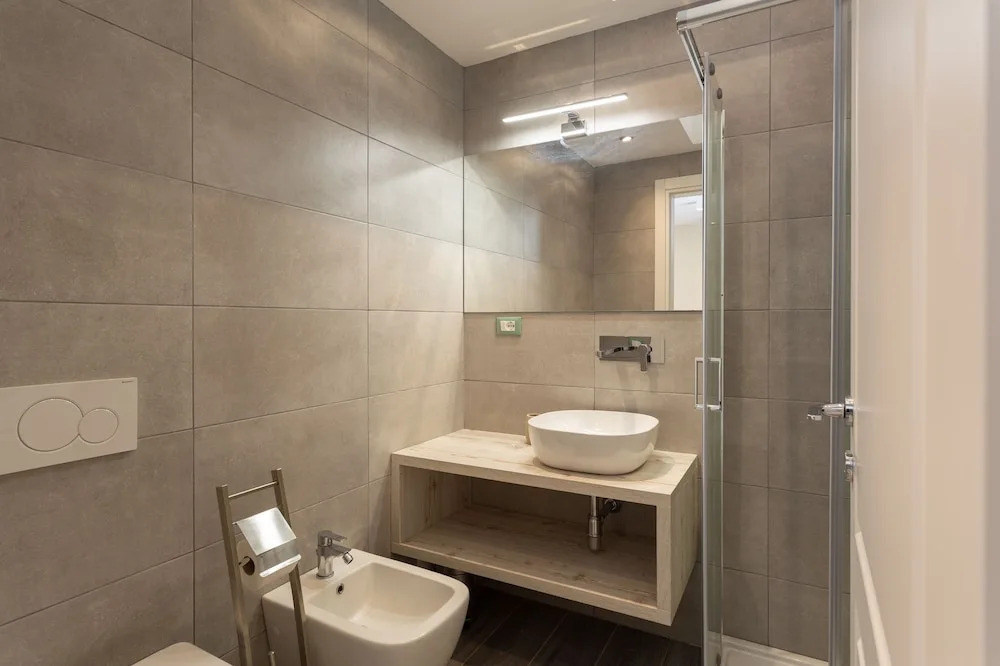 Carla's Rooms with Private Bathroom & Shared Kitchen