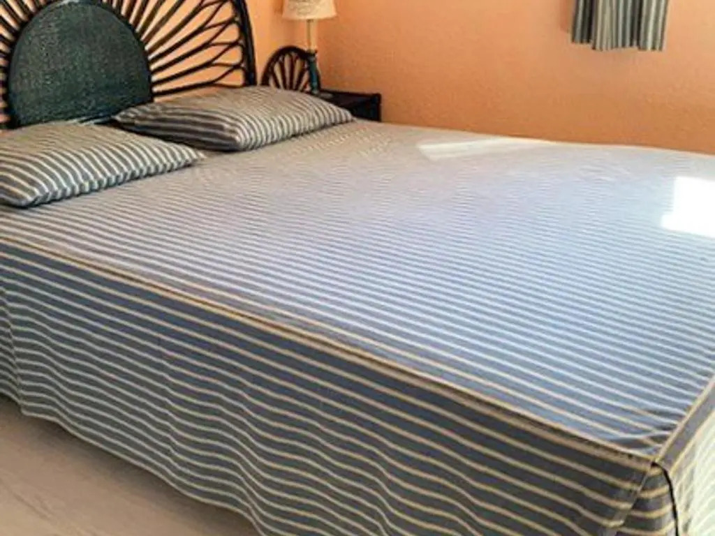 Villa climatisée pour 6 avec piscine et parking proche plage - FR-1-607-42