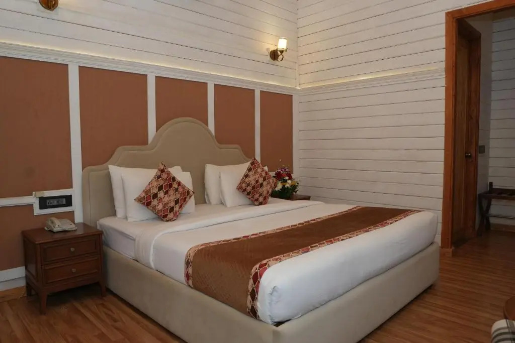 Foxoso Aaristo Baga Beach Resort