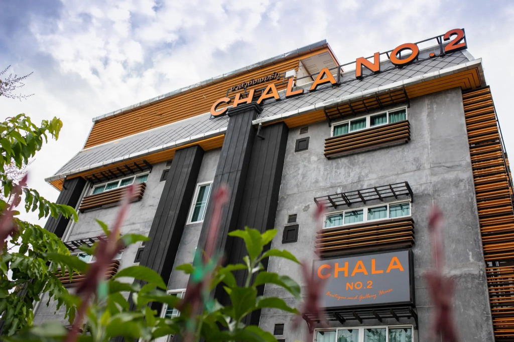Chala Number 2 Art and Gallery