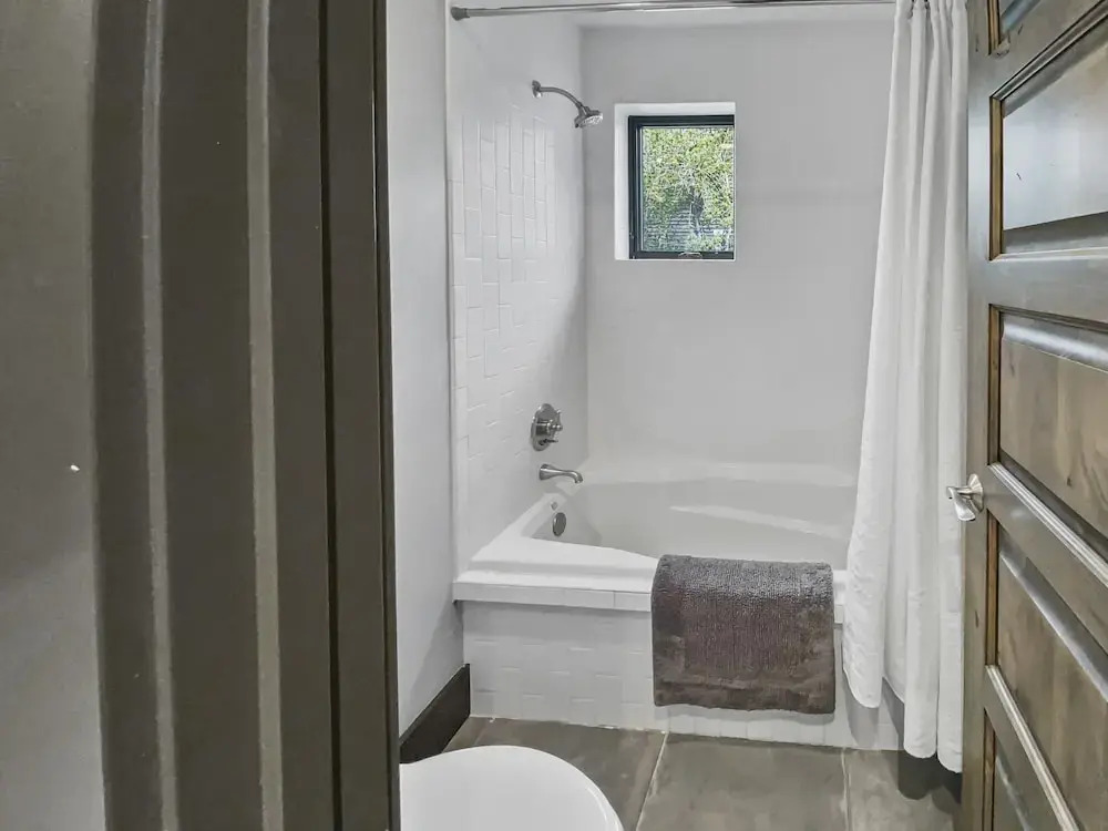 Elegant Mountain Getaway On Daly Ave 135 3 Bedroom Home by RedAwning