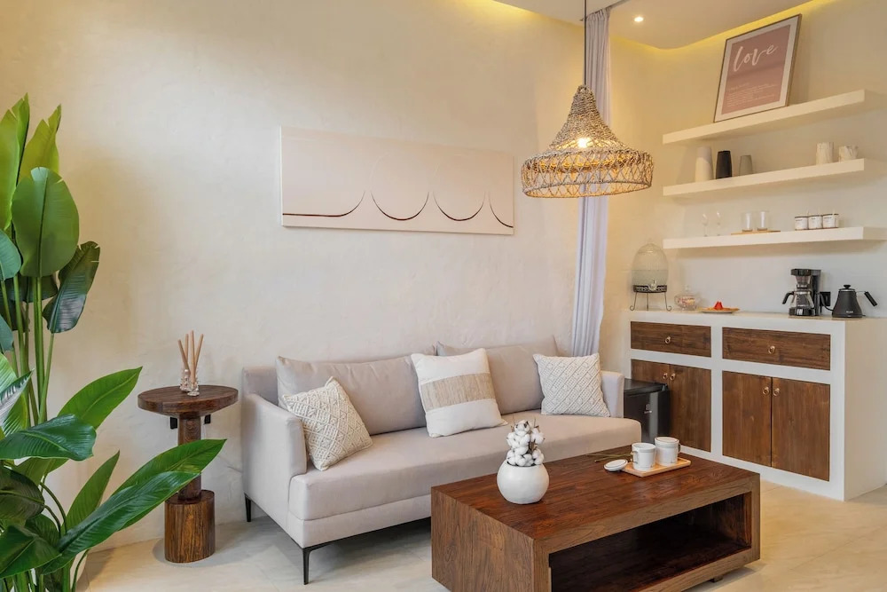 Amara Suite 2 by Orivista, Exclusive Couples Suite