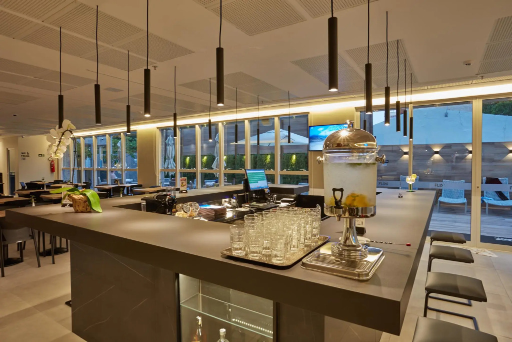 Flix Hotel