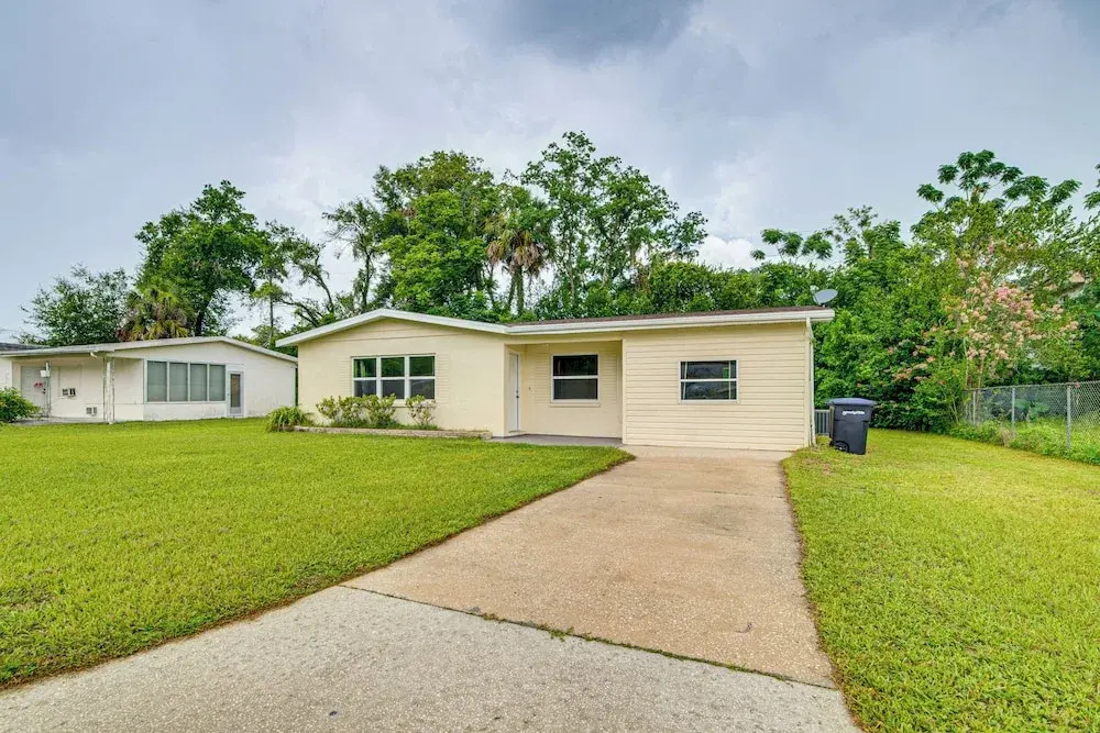 10 Mi to Crystal River: Home in Citrus County