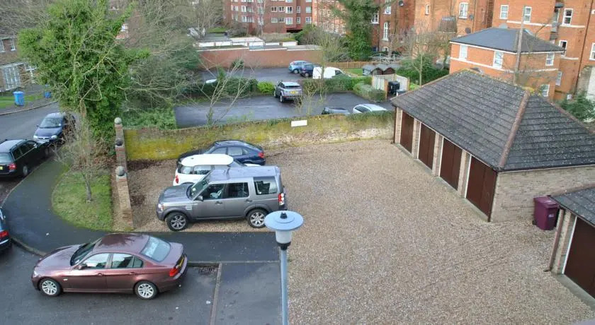 11 Drummond House