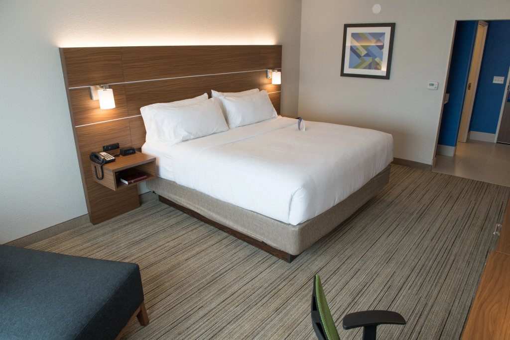 Holiday Inn Express & Suites - Orland Park Mokena by IHG