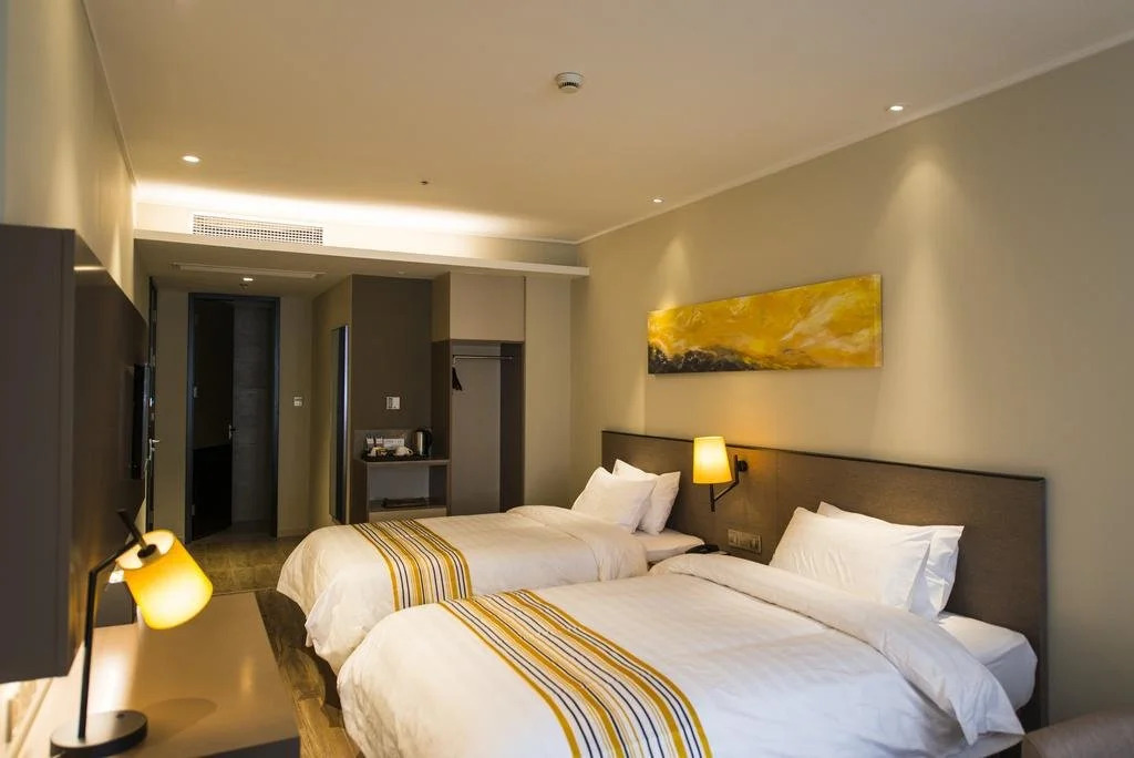 Home Inn Plus Shanghai Xintiandi Lujianbang Road Subway Station