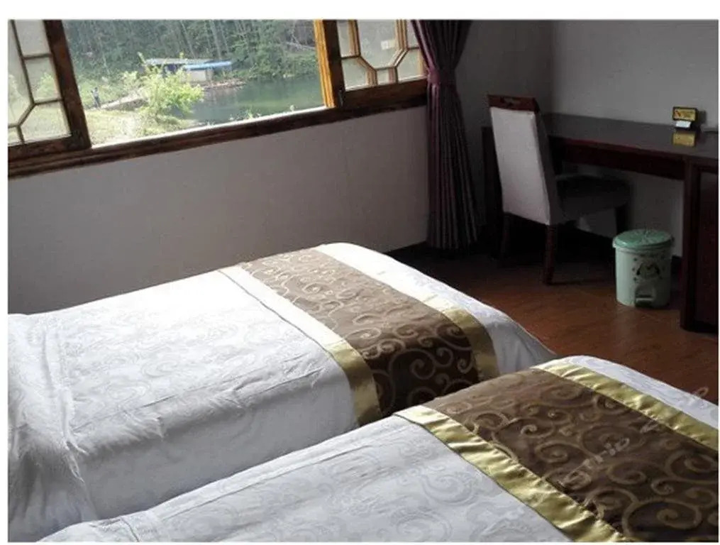 Luzhou Xinhua Inn