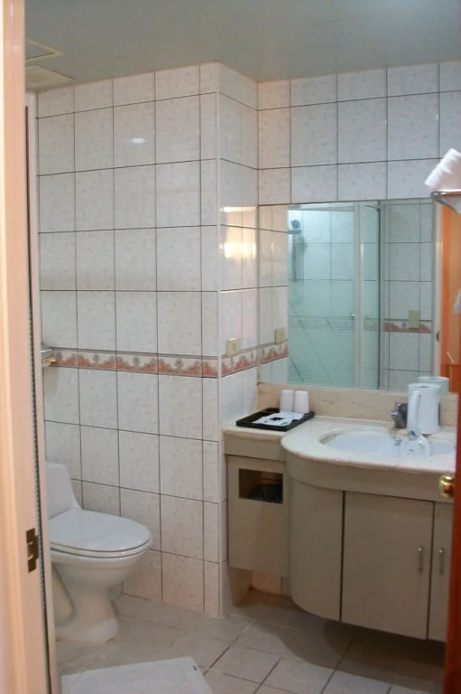 Kinsa Holiday Hotel
