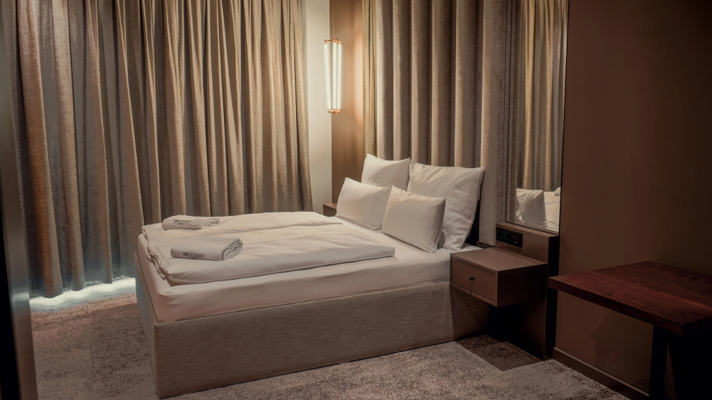 Bellman Hotel