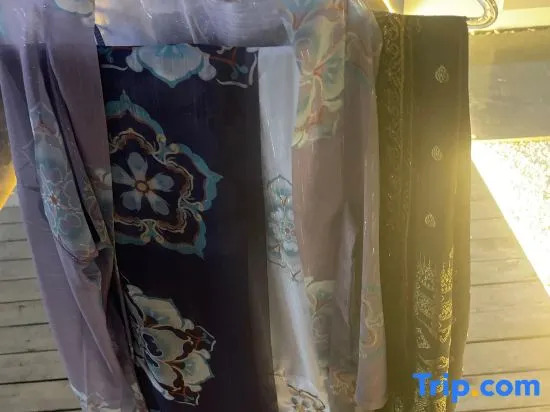 Jinghong Late Summer Hotel