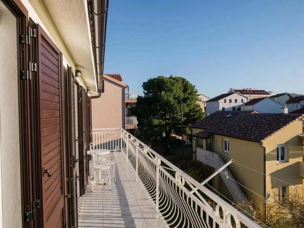 Apartment in Brodarica by the Beach