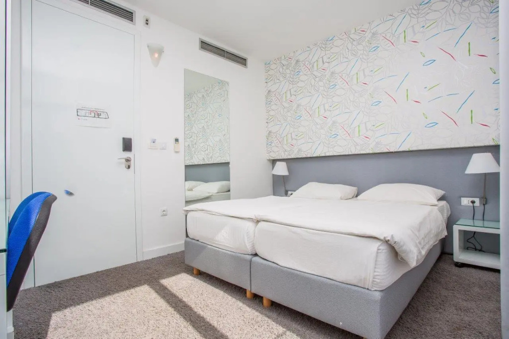 Jona Rooms Podstrana
