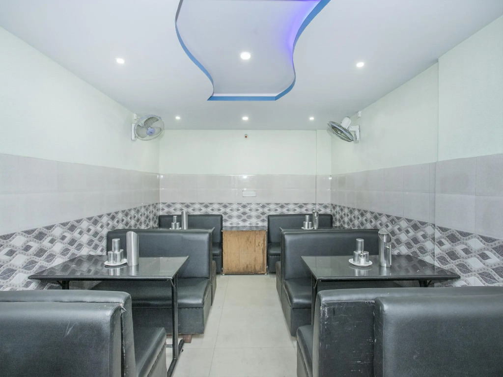 OYO Flagship 10363 Sri Balaji Guest House & Restaurent