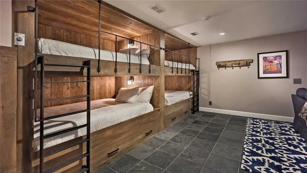Time Flys Lodge