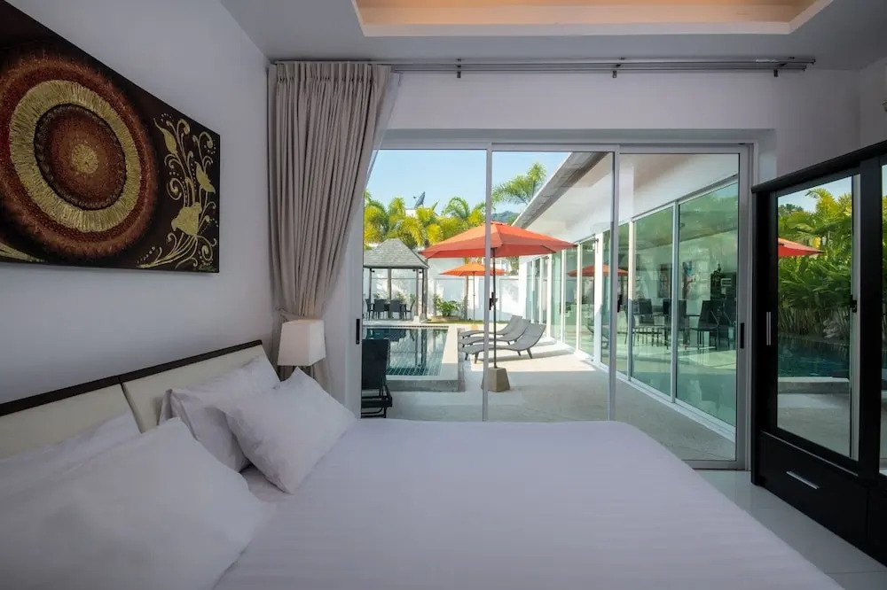 Kamala Contemporary 3 Bedrooms Pool Villa