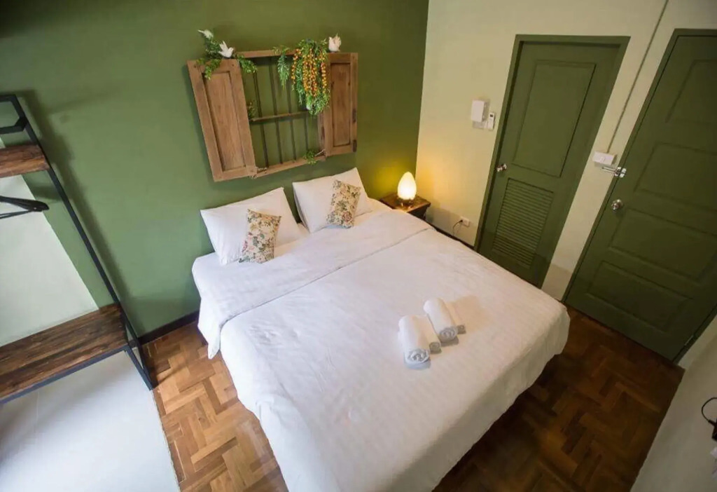 Iroom Boutique House